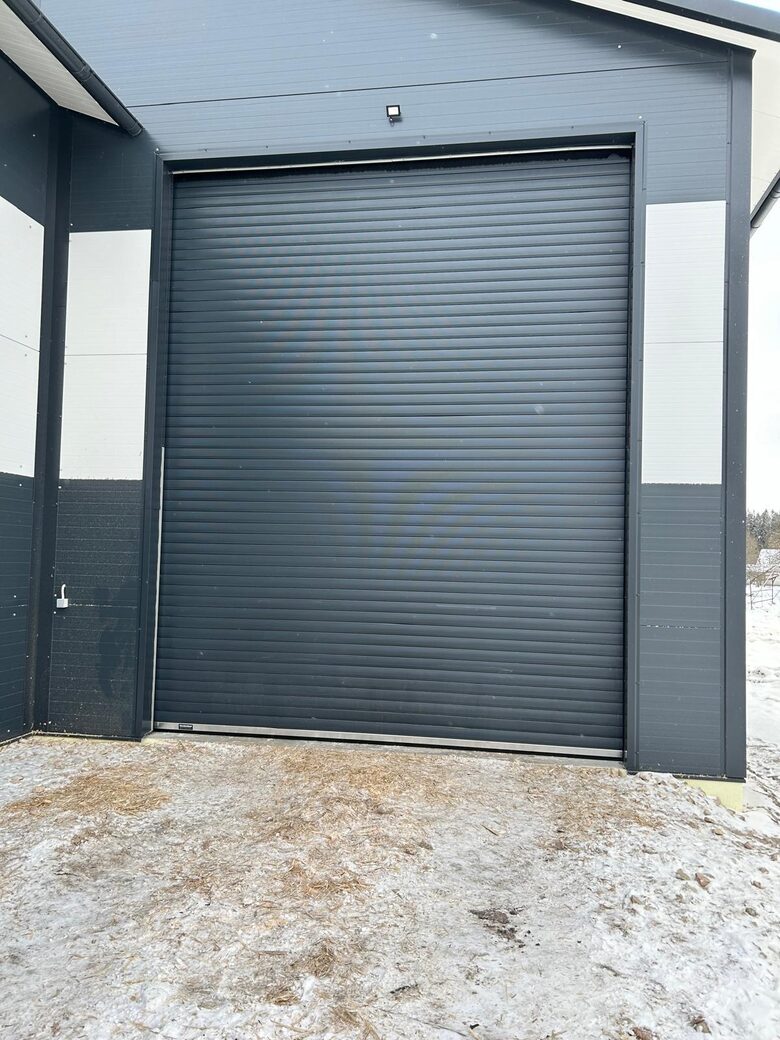 Garāžas ruļļu vārti